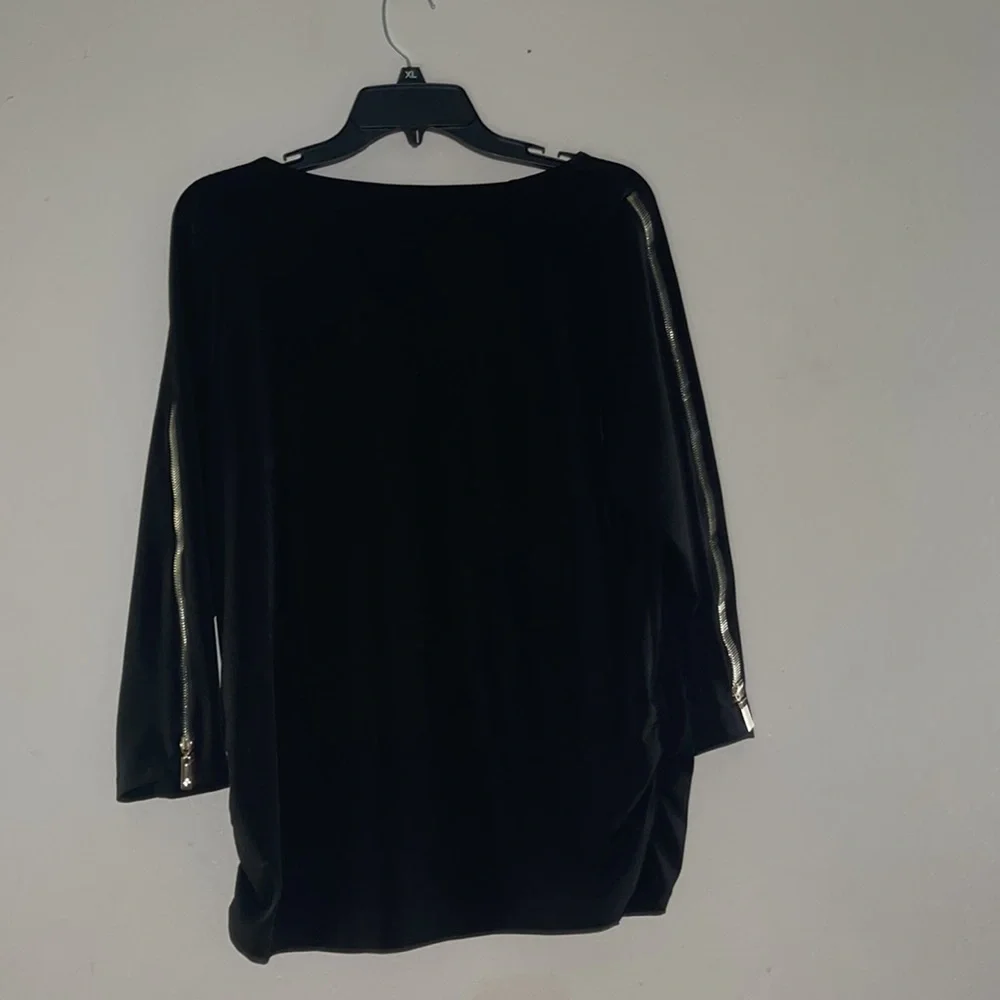 JM Collection Zipper Top! - Picture 3 of 7